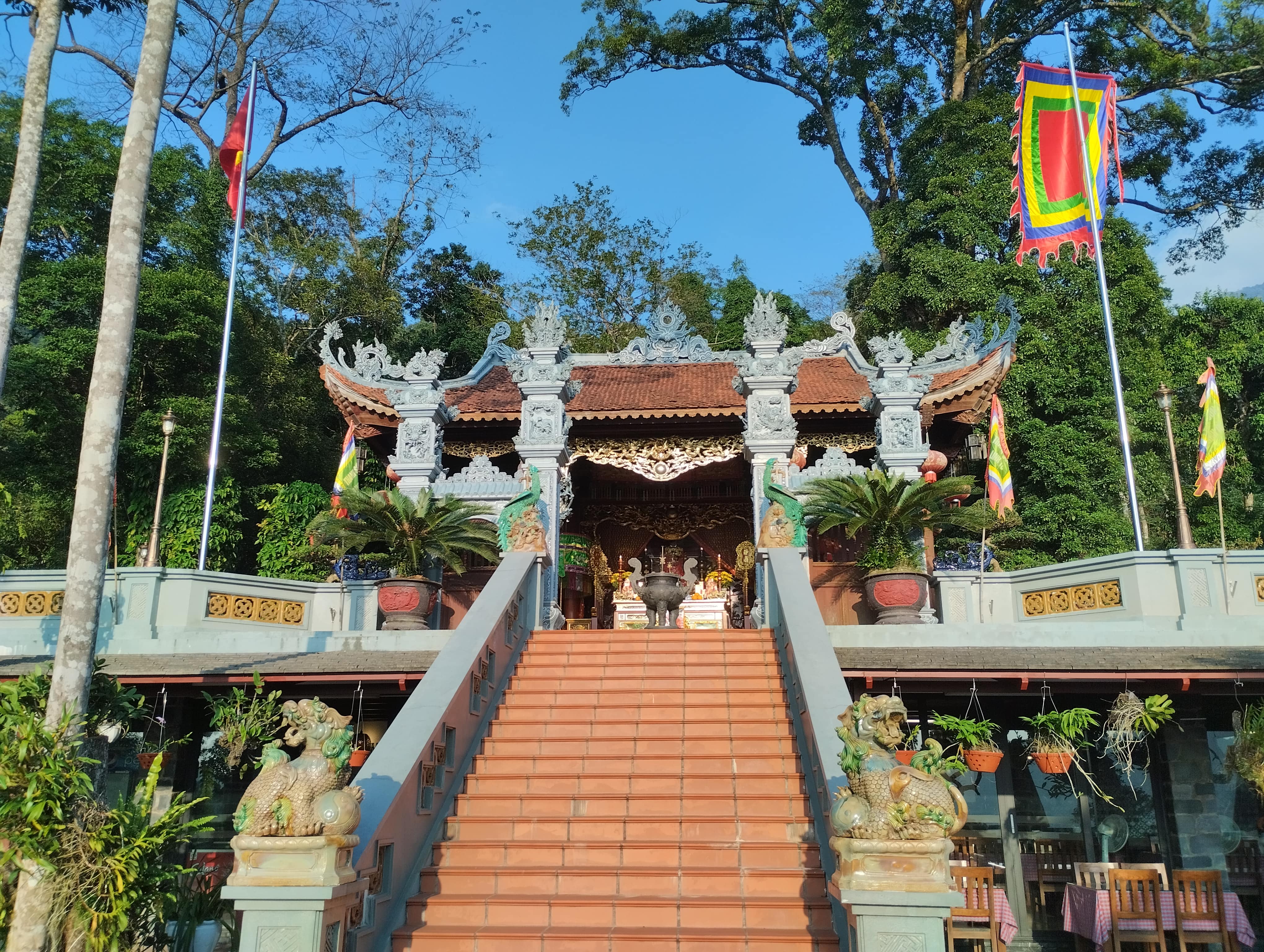 Tam Dao Mountain - Tay Thien Pagoda Day Trip